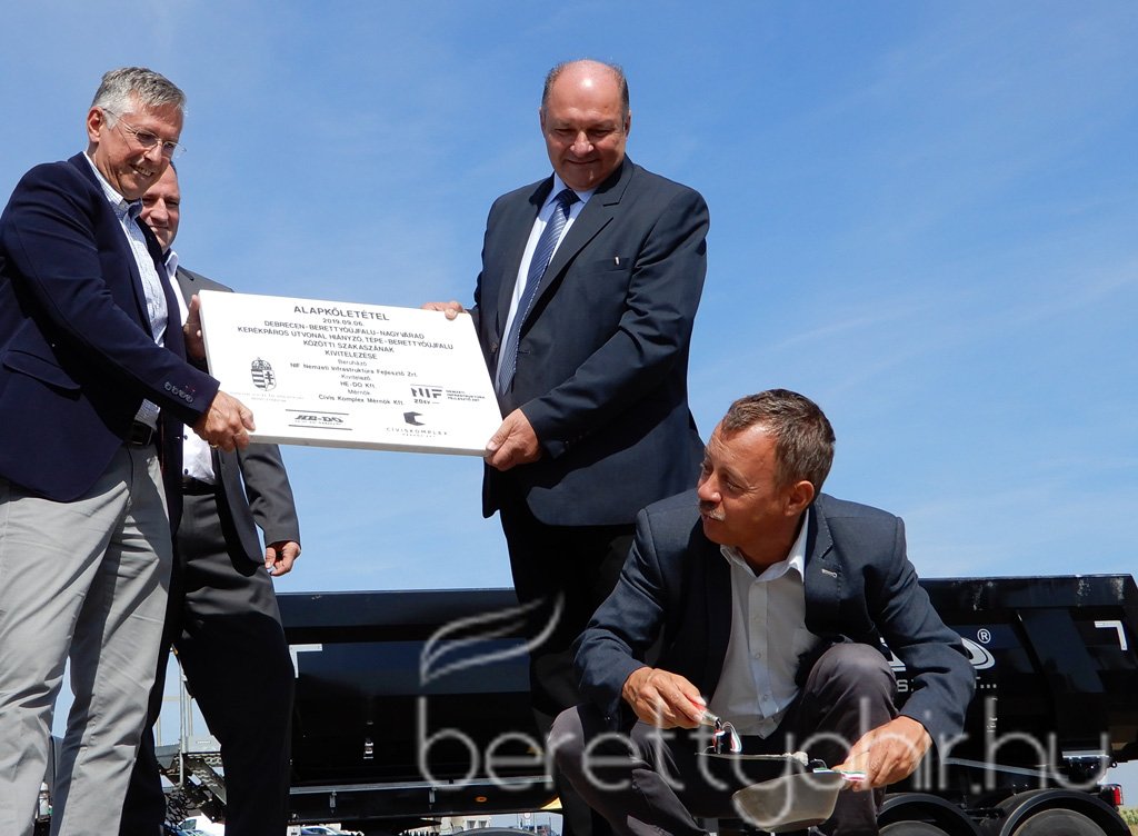 Berettyóújfalu-Tépe kerékpárút alapkőletétele 17